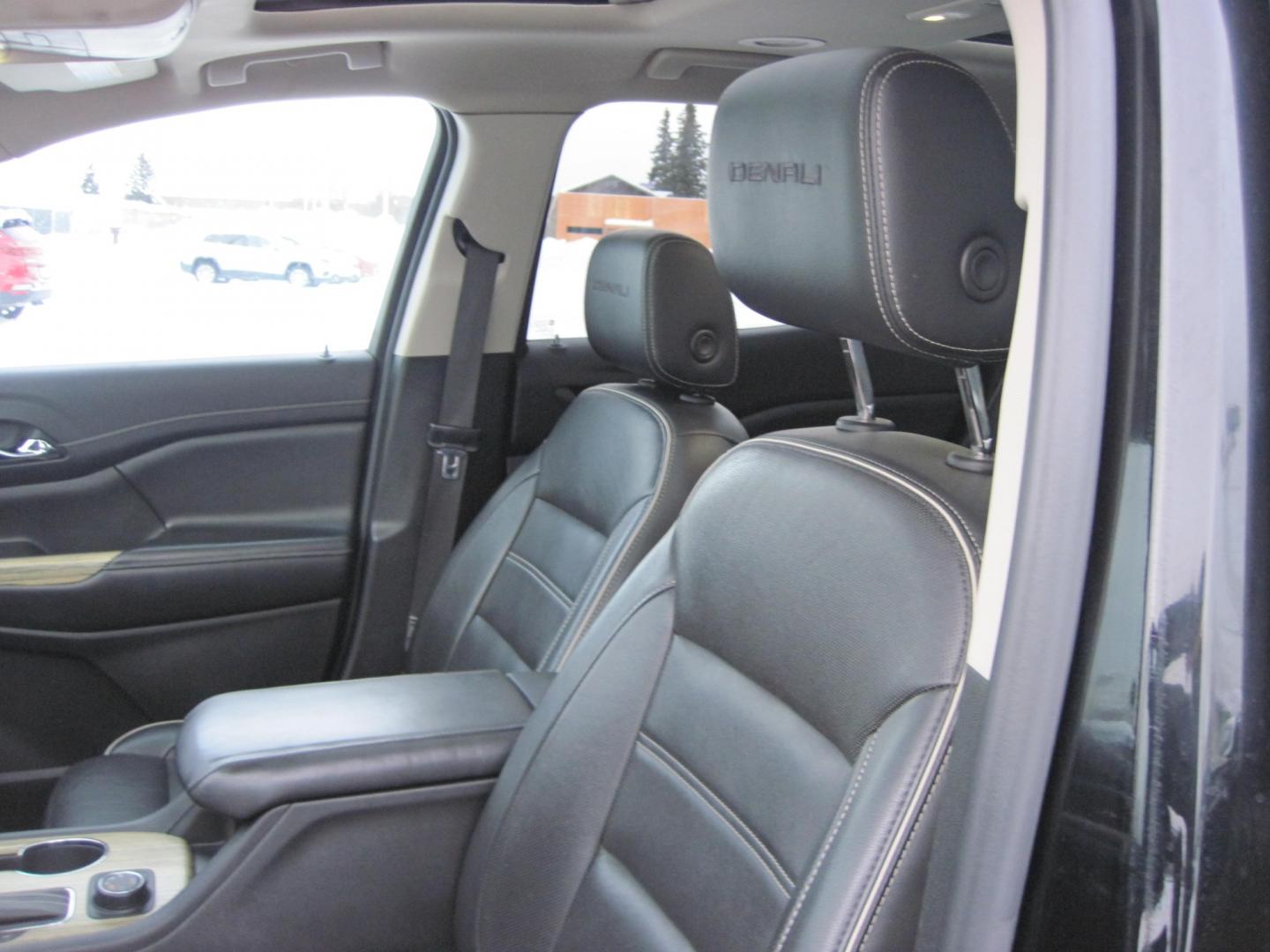 2019 black /black GMC Acadia Denali AWD (1GKKNXLS8KZ) with an 3.6L V6 DOHC 24V engine, 6A transmission, located at 9530 Old Seward Highway, Anchorage, AK, 99515, (907) 349-3343, 61.134140, -149.865570 - Photo#14